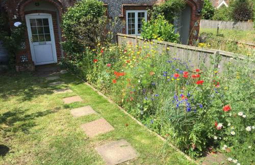 Corner Cottage - base for exploring North Norfolk - Photo 31