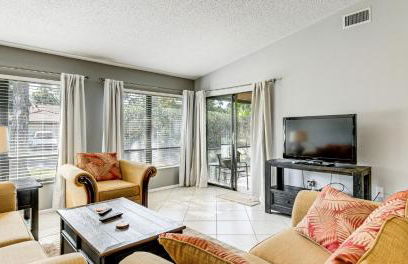 Village des Pins Sarasota 2BR Condo with Pool - Foto 1