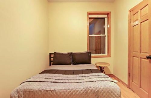 2 Bed Near OHare - Free Garage Parking - Quiet Stay - Foto 13