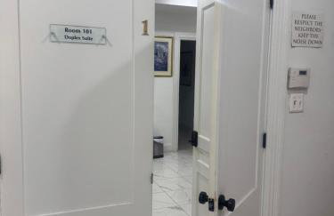 Large DUPLEX Apt 2Bdrm 1Den-Metro - Photo 42