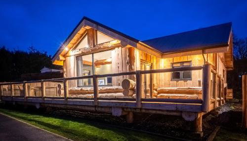 The Farmhouse - Photo 2