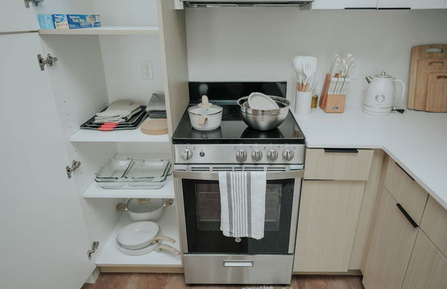 NEW Downtown SLC Apt l KING Bed l City View - Photo 11