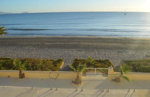 Espectacular Suite Privada a pie de playa y mar en CHALET ROQUETES - Foto 17