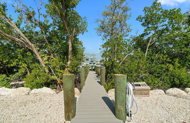 Blue Pearl New Waterfront Haven with Heated Pool ,70 Foot Dock, and More! - Foto 80
