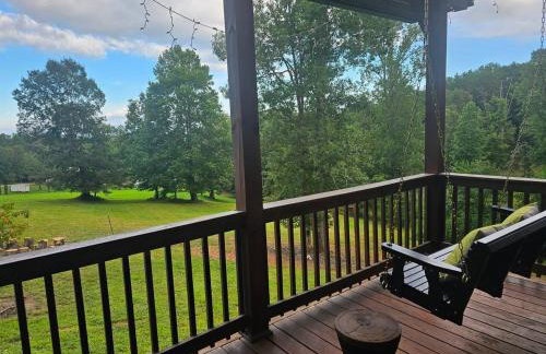 Luxe Lodge Escape - Hot Tub-Outdoor Movies-Game Room-Fire Pit - Foto 10