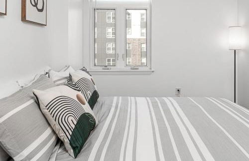 Urban Retreat - Free Parking, WiFi, Walk to Stadium - Foto 32