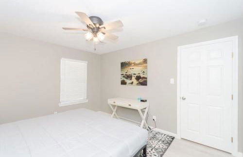 Bay Breeze Escape - 3BR Home with Game Room, Huge Backyard, Patio & Minutes from Boardwalk - Foto 27