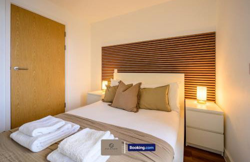 2BR Flat By Paul & Malin Properties Short Lets & Serviced Accommodation Salford - Foto 27