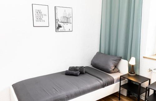 CosyHomes24 - Centrally with top traffic connection and balcony - UN01 - Foto 1