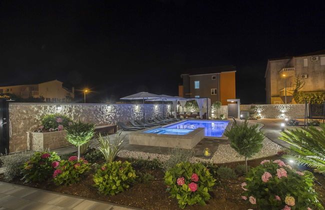 Exquisite Villa with Private Hot Tub in Grebaštica - Foto 25