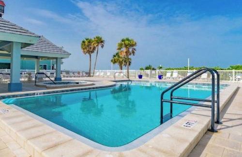 Beach Retreat in Redington Shores - Foto 8