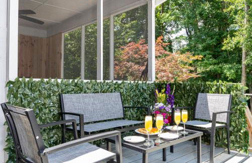 Kernersville King Beds Hot Tub Arcade Firepit - Photo 4