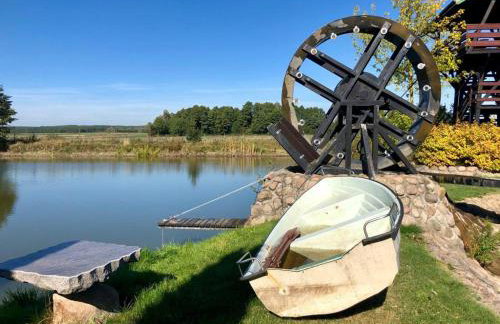 Dom nad stawem przy lesie - Foto 12