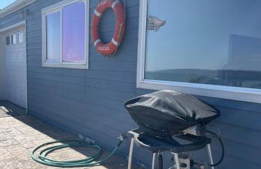 Beachfront Luxury with 4BR and Views - Foto 9
