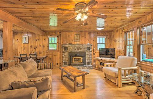 Steps to Lake Tafton Cottage with Fire Pit and Grill - Foto 1