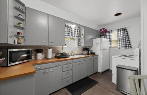 Bo's Big Green Charming Retreat Hot Tub Games - Foto 32