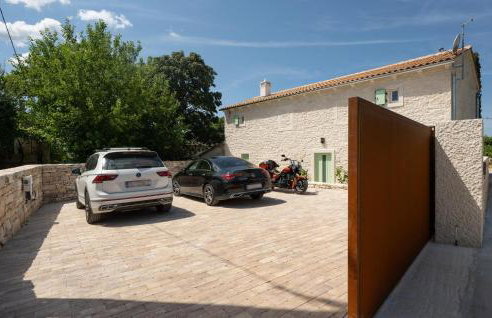 Nice Home In Zminj With Sauna - Photo 19