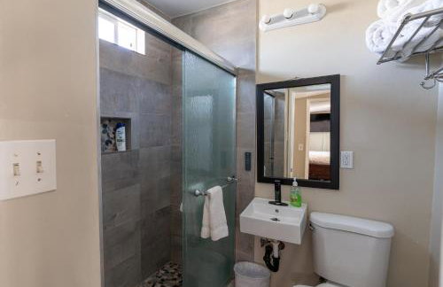 Oceanside Rocks Family Vacation Home - Photo 26