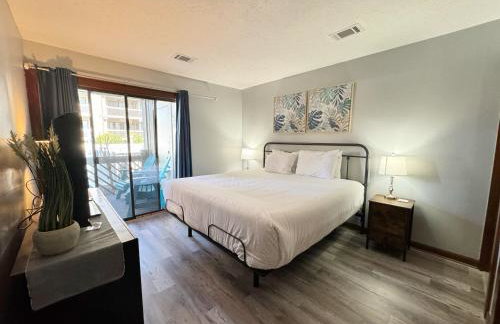 Spacious Modern Condo - 1st Floor - One Block to the Beach - Foto 8