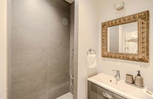 AC 3bds Apt with arc de triomphe view & terrace - Foto 36