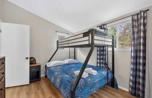 Wooded Chalet w Hot Tub & Indoor Pool, Gym Access - Foto 35