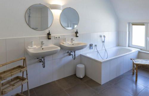 Ferienhaus Pure Jagst, Traum-Lage am Fluss mit Kaminzimmer und Infrarot-Wärmekabine - Foto 23