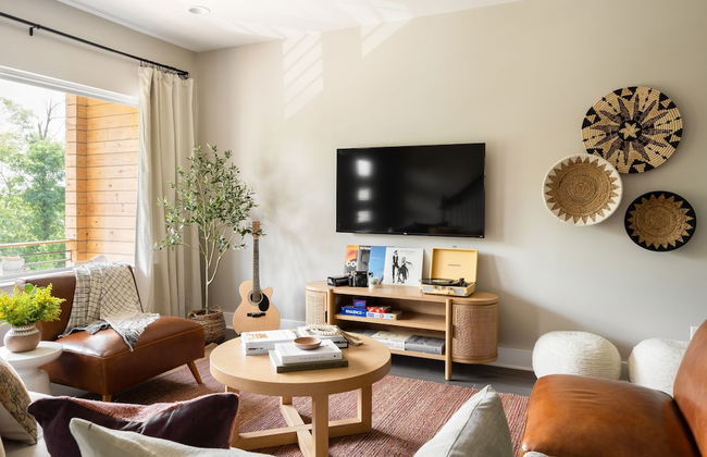 Mccreery by Avantstay Stylish Spacious Nashville Flat w Modern Design - Photo 2