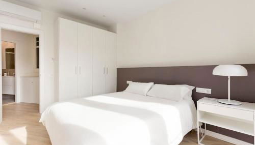 Modern and bright apartment well located in Gracia - Photo 5