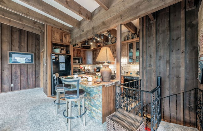 Neeley Mountain House by Ruidoso Vacation Rentals - Photo 13