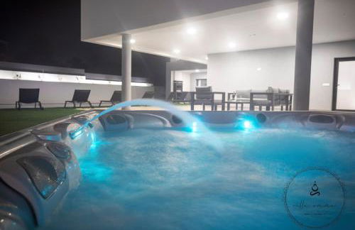 V5 Villa Emma - Luxury 5 bedroom, Pool and Jacuzzi - Foto 67