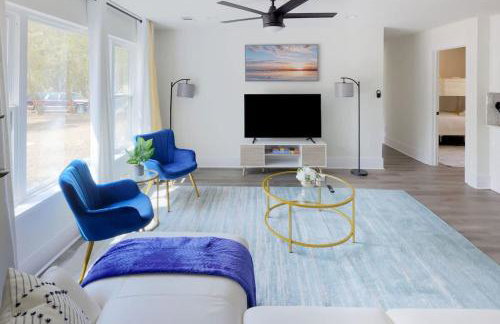 Manchaca Meadows Mini Villa Pool & Spa 20 min DT - Photo 17