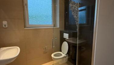 Monteurswohnung bei Köln,Düsseldorf WLAN, Parkplatz, Küche - Foto 5, Shower