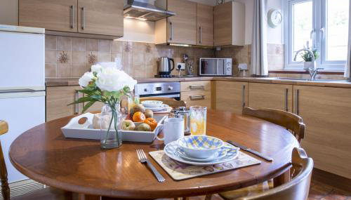 Corner Cottage - Photo 2