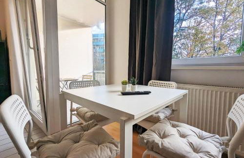 2-Zimmer-Monteurwohnung mit Balkon - Ludwigsfelde bei Berlin - Küche & Bad - Free WiFi - Foto 2