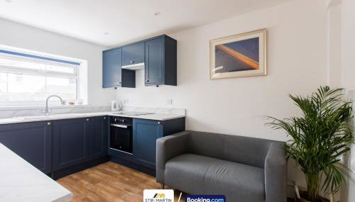 2 Bed Apartment By StirkMartin Stays Short Lets & Serviced Accommodation Cardiff With Free Parking & 7mins to City Centre - Foto 3, stove
