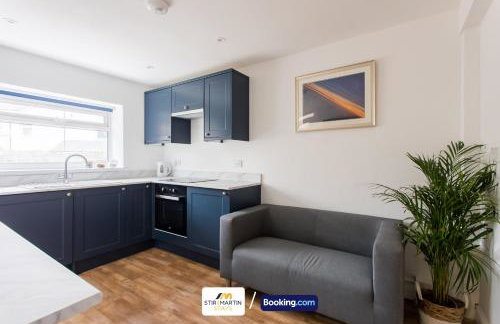 2 Bed Apartment By StirkMartin Stays Short Lets & Serviced Accommodation Cardiff With Free Parking & 7mins to City Centre - Foto 3
