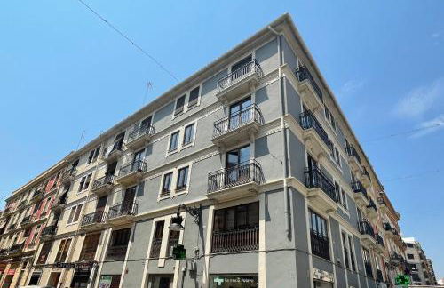 SingularStays Valencia Center - Photo 18