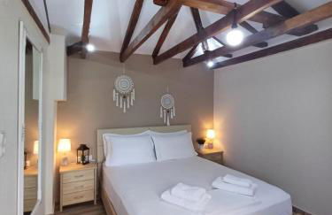 Panthea Residence - Photo 2