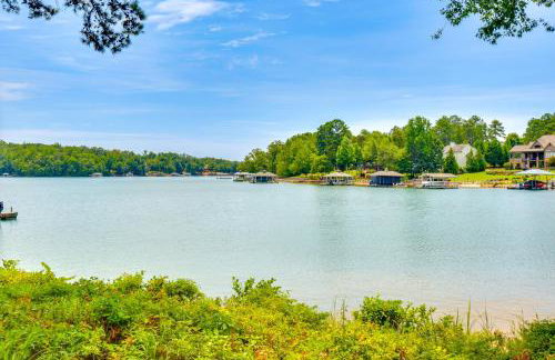 Spacious Lake Keowee Home Boat Slip and Pool Access - Foto 29