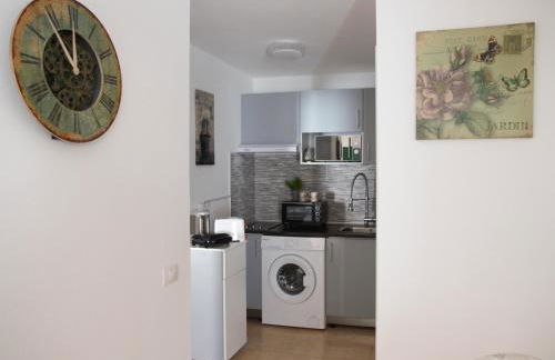 Castillo Holiday Apartment- Puerta del Sol 245 - Photo 10