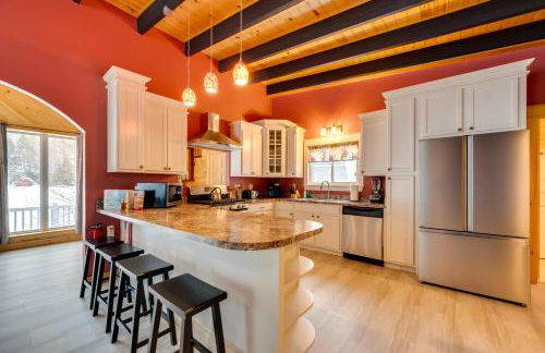 Peaceful Stark Cottage with Deck on South Ponds! - Foto 12