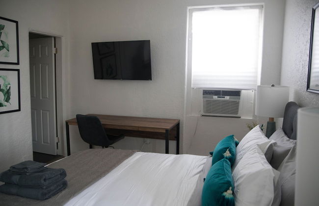 Charming Studio in Beverly Boulevard! Sleeps 2! - Photo 4