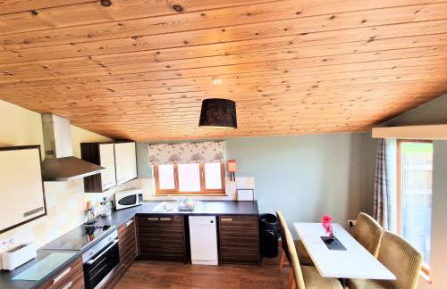 Lomond 2 with Private Hot Tub - Fife - Loch Leven - Lomond Hills - Photo 14