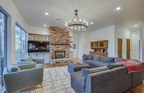 Waterfront Terry Home with 3 Decks and Hot Tub! - Foto 6