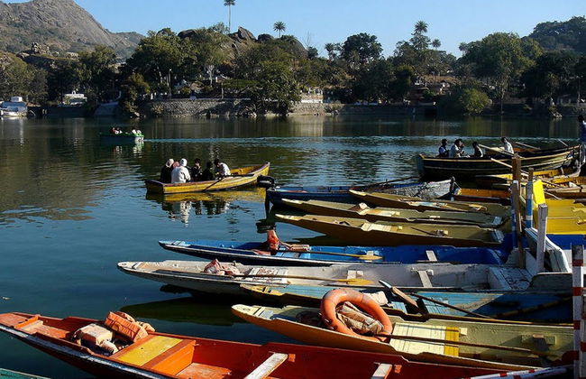 Excursão de dia inteiro ao Templo de Delwara e Lago Nakki (Monte Abu) - Tour Privado - Foto 3