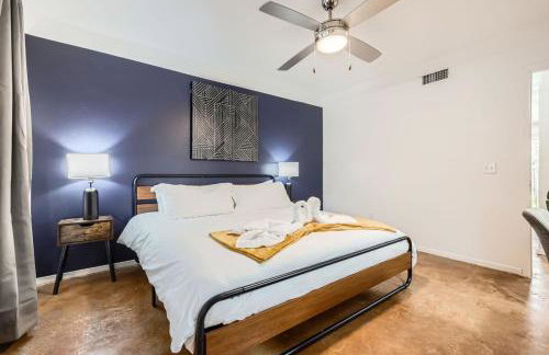 Your Cozy King Suite Getaway - Sleeps 4 - Pool, Prkg - Foto 28