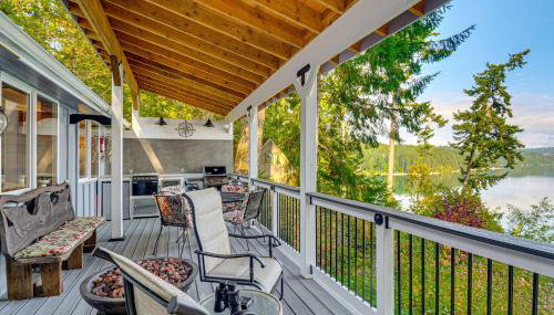 Outdoor Kitchen and Canal Views Cabin in Quilcene! - Foto 1