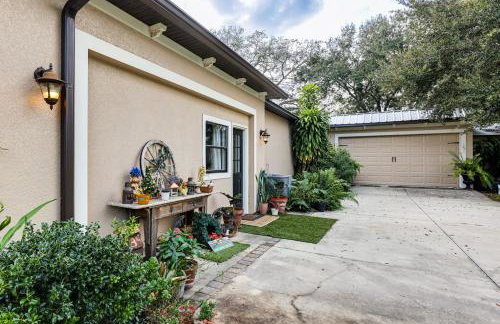 Canal-Front Retreat with Hot Tub and Dock in Tavares - Photo 19