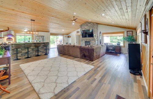 Champion Vacation Rental with Fire Pit! - Foto 8