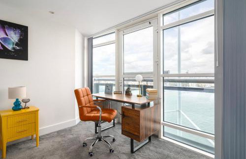 Stunning Thames View 2-Bedroom Apartment 2 Baths & 2 Balconies Sleeps 6 - Foto 17